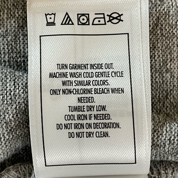 WALT DISNEY WORLD Sequin Hooded Pullover Graphic Sweatshirt Large - Picture 7 of 9